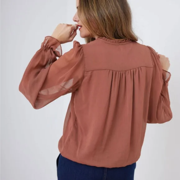 NWOT Ruffled blouse - Picture 2 of 5